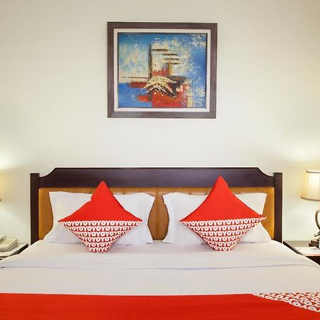 Oyo 108 Hotel Surya Jakarta Exterior foto