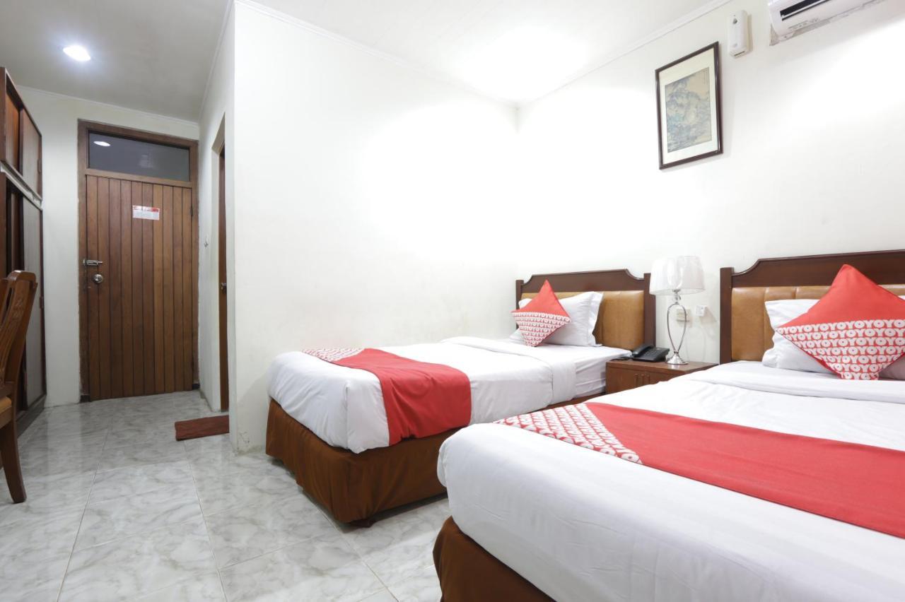 Oyo 108 Hotel Surya Jakarta Exterior foto