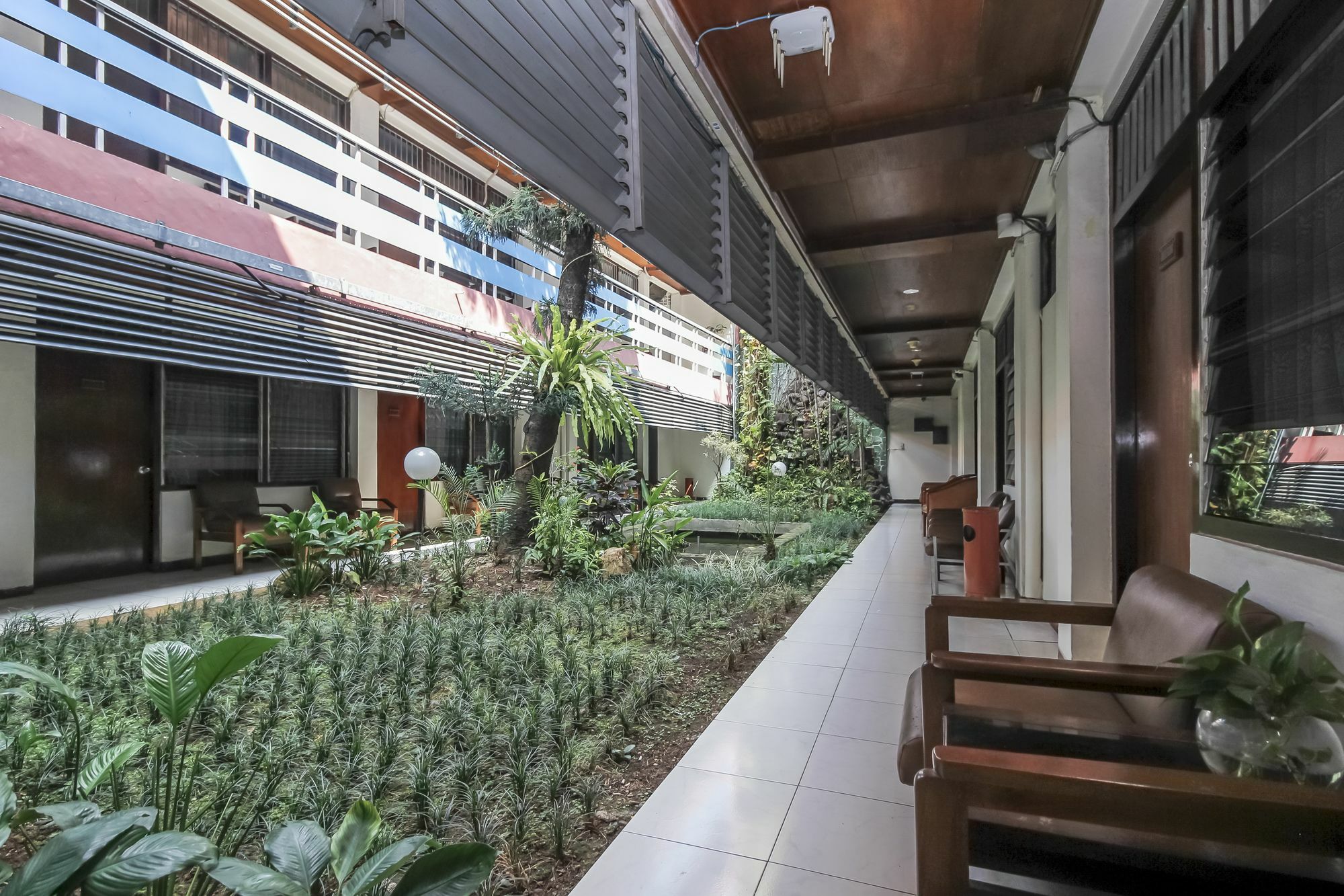 Oyo 108 Hotel Surya Jakarta Exterior foto
